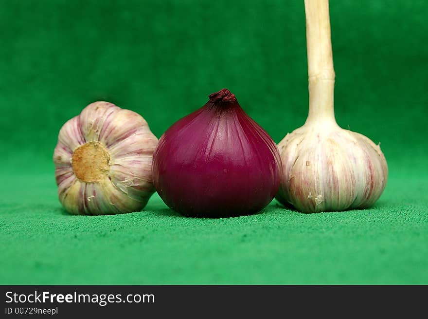 Garlic An Red Onion Zoomed