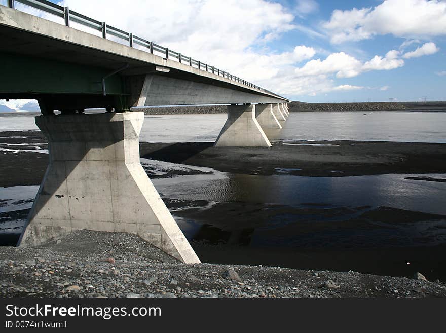 Bridge_over_Glacier_River