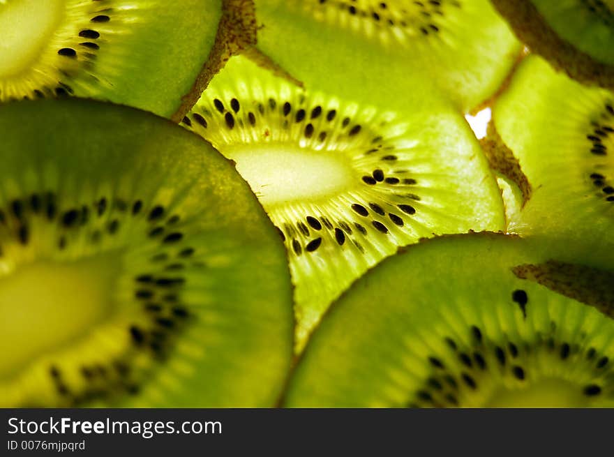 Kiwi slices