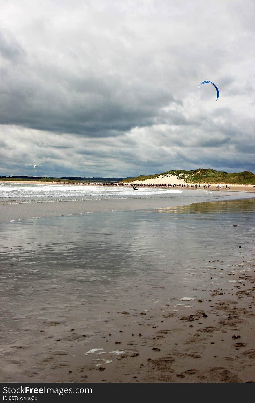 The start of the 2006 14 mile Alnwick Harriers Coastal Run