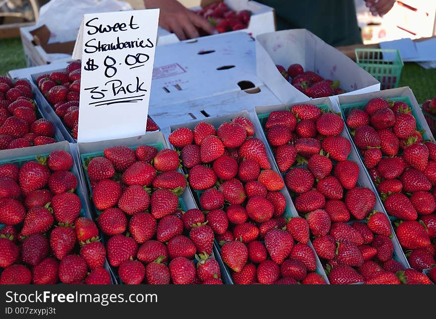 A bunch of strawberryat farmers market