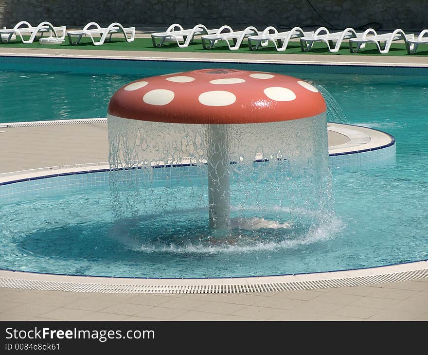 Fountain as mushroom