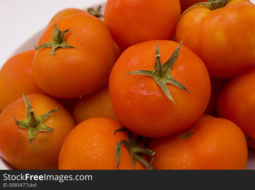 Some Spanish tomatoes in a bowl