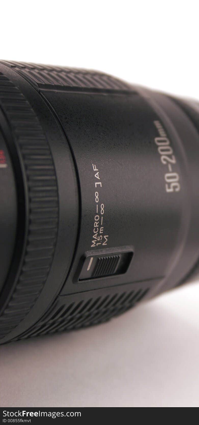 A zoom lens with high focal