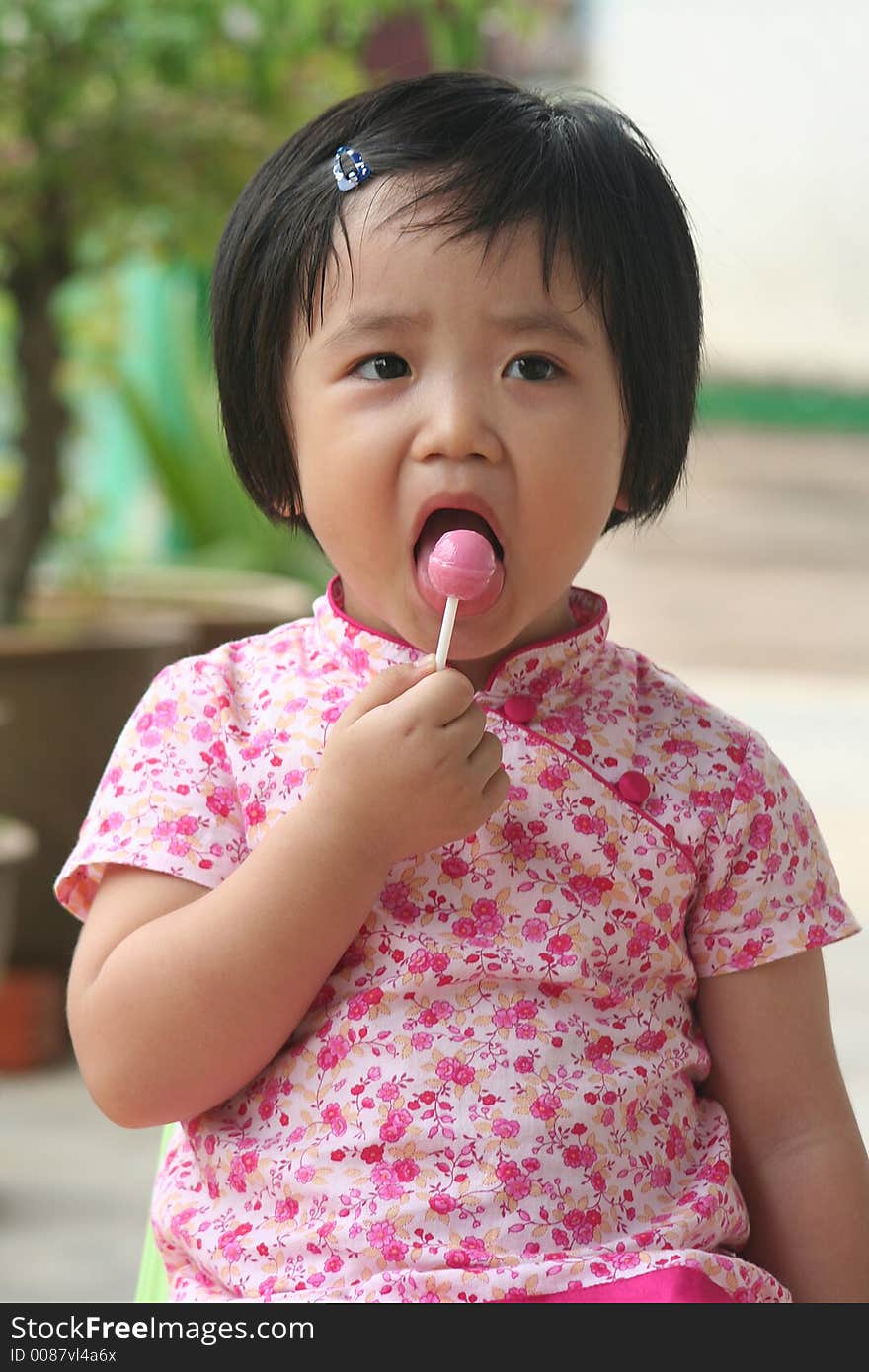 Girl & lolly pop