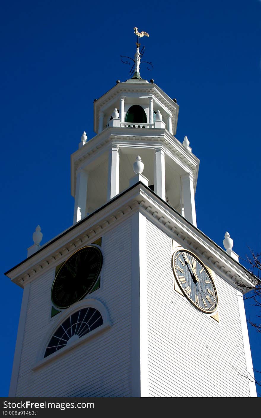 Manchester-by-the-Sea is a beautiful New England town with a quaint downtown area, picturesque harbor, and a wonderful beach. Manchester is often overlooked by Cape Ann visitors simply because there are no major attractions such as harbor cruises, art colonies, hotels, or other large traffic generators. It's quiet, and local residents like it that way