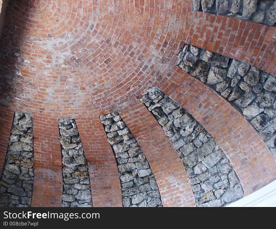 Ancient stone arch (Moscow, the Kremlin)