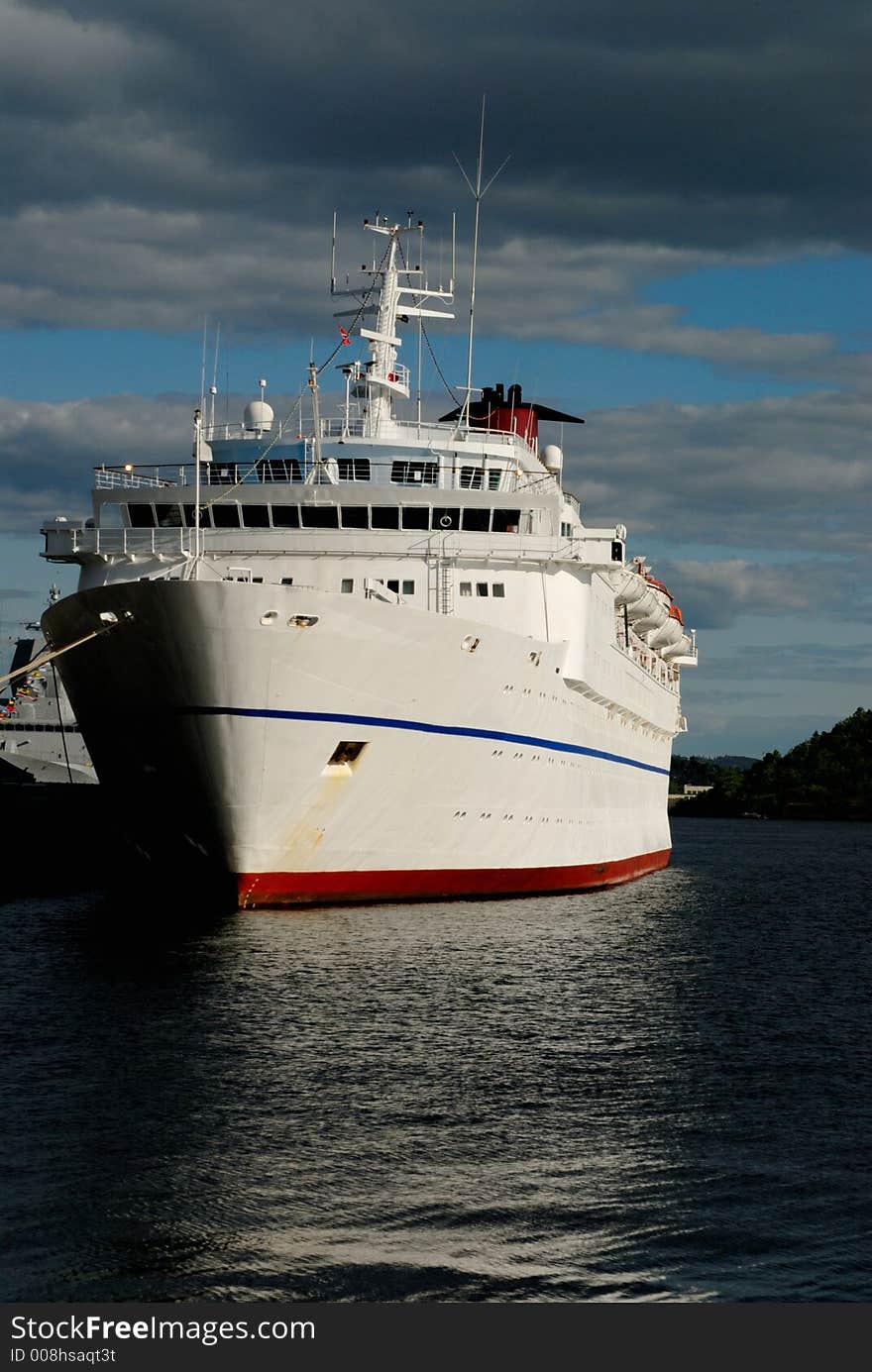 Picture of ship in harbour.