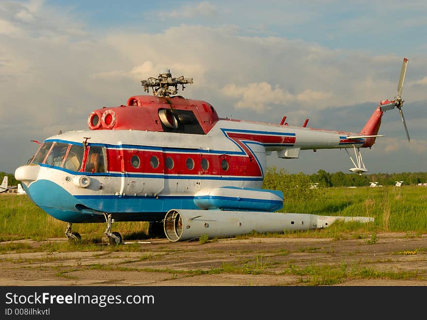 Broken heavy helicopter. Nikon D200