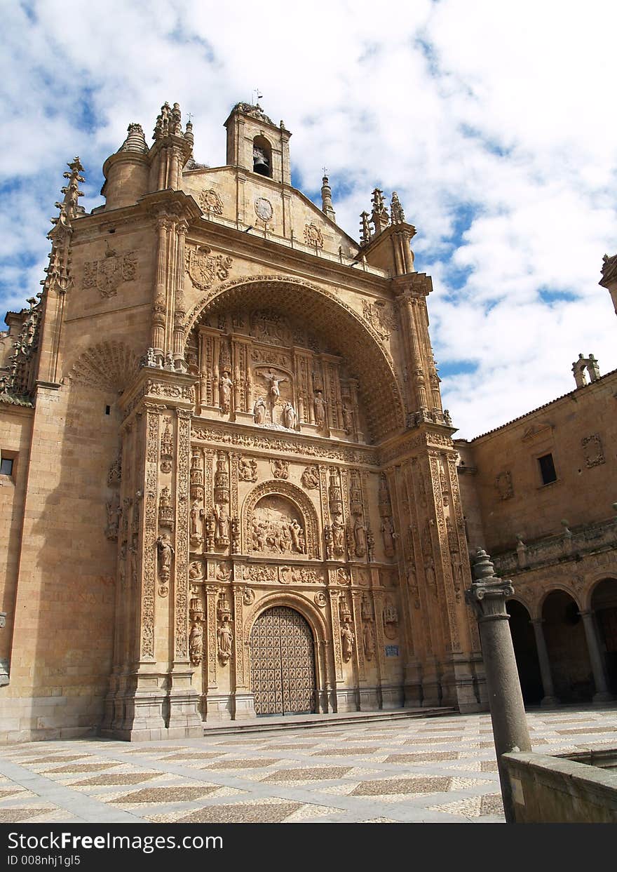 In Plaza del Concilio de Trento, at the end of Gran Via, stands the temple popularly called the Dominicans. Between 1255 and 1256, Dominican fryars settled down in the house in which the San Esteban parish was located, which was demolished for the construction of the present convent. The temple was an important center during the Counterreform, aiding Santa Teresa de Jesus, San Ignacio de Loyola,. In Plaza del Concilio de Trento, at the end of Gran Via, stands the temple popularly called the Dominicans. Between 1255 and 1256, Dominican fryars settled down in the house in which the San Esteban parish was located, which was demolished for the construction of the present convent. The temple was an important center during the Counterreform, aiding Santa Teresa de Jesus, San Ignacio de Loyola,