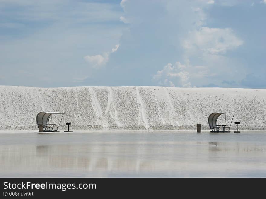 Rest area in white sand dunes