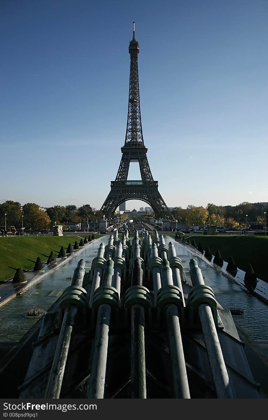 Eiffel tower view from the TRocadero fountains. Eiffel tower view from the TRocadero fountains