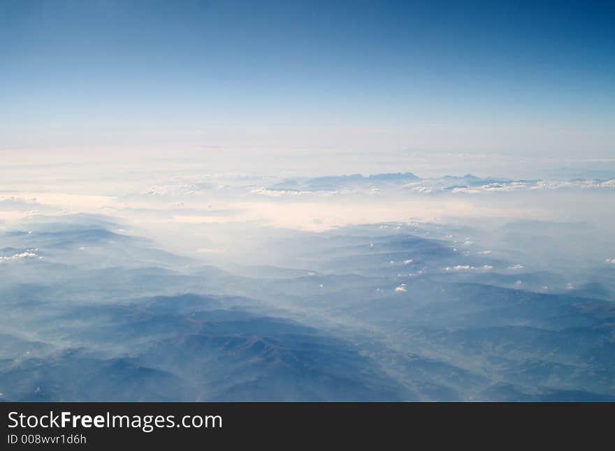 Misty morning from 30.000 feet. Misty morning from 30.000 feet.