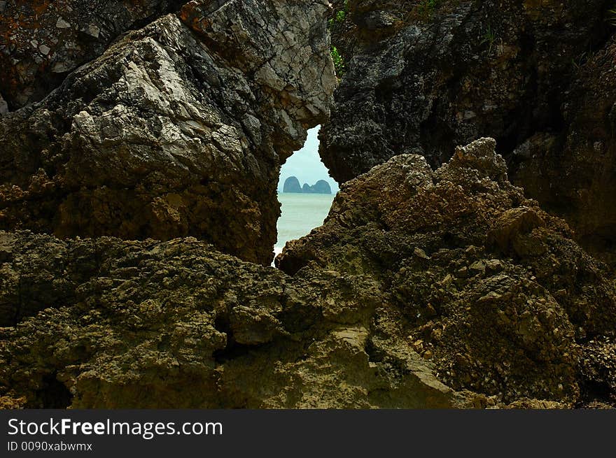 Tropical vacation uncovers hidden island (Asia).