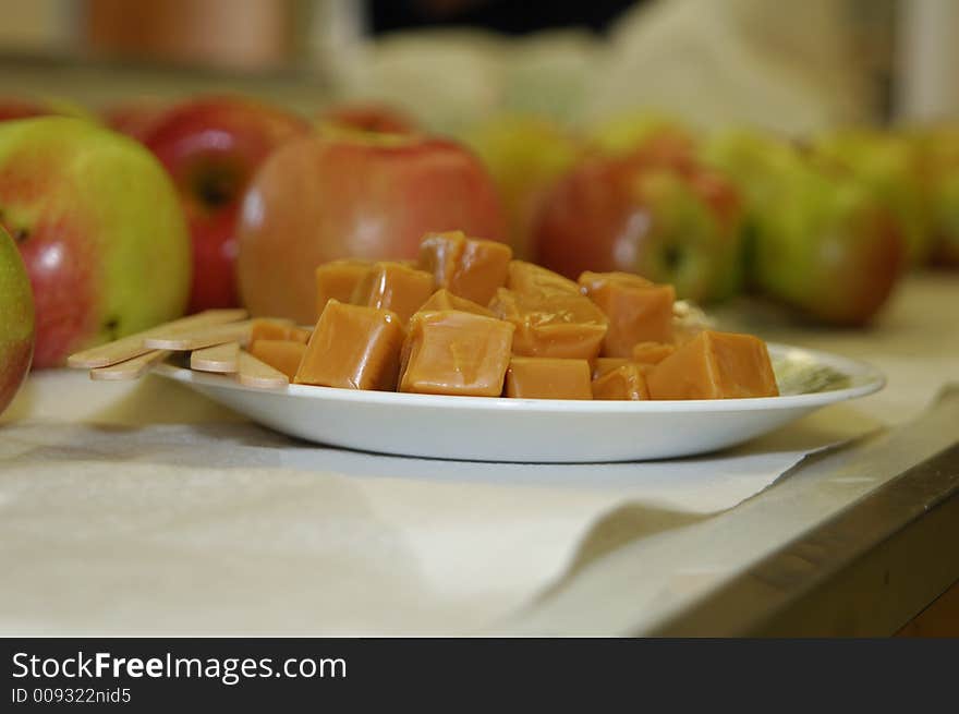 Preparing Caramel Apples