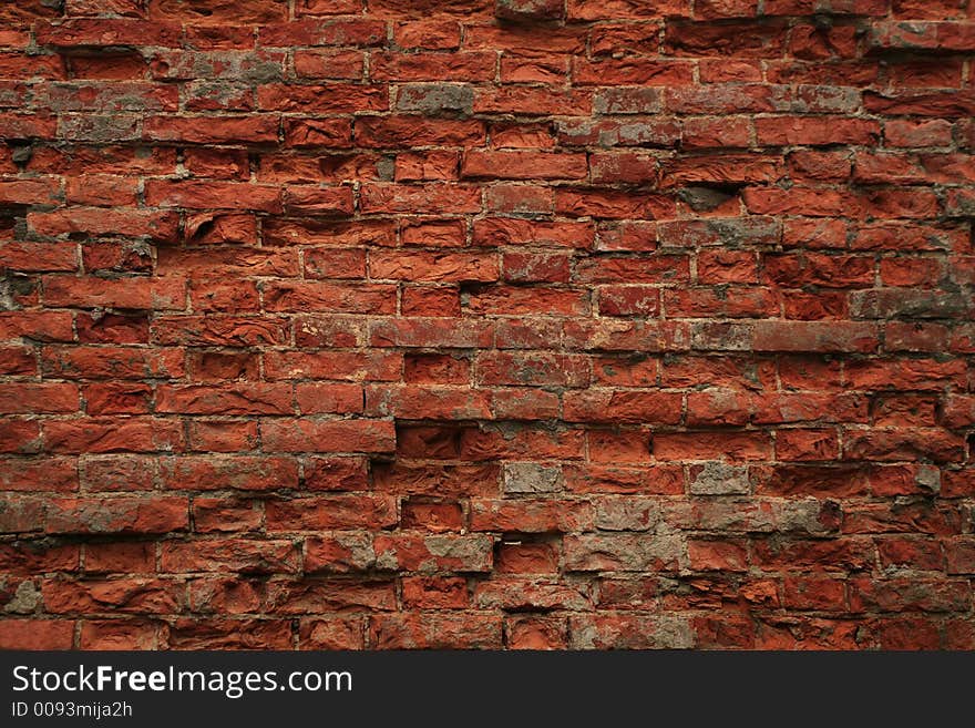 The unusually disorganized brick wall