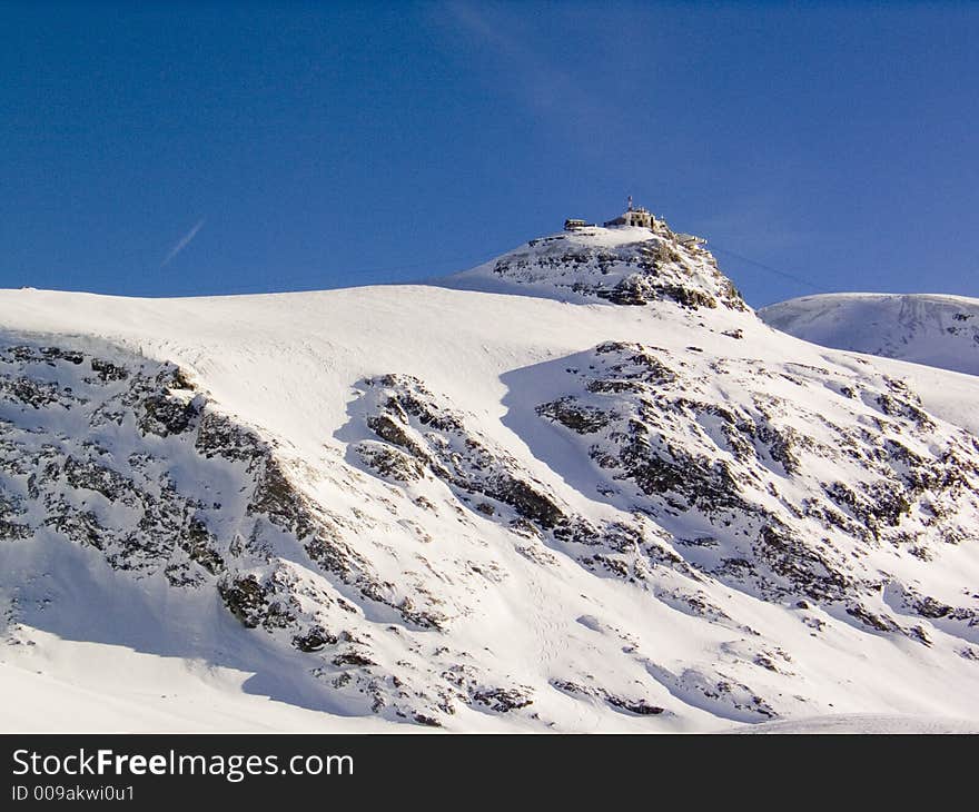 Plateau Rosà cableway from Plain Maison in a wonderful winter tusday