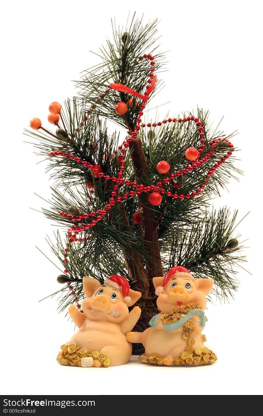 2 pigs with fir tree