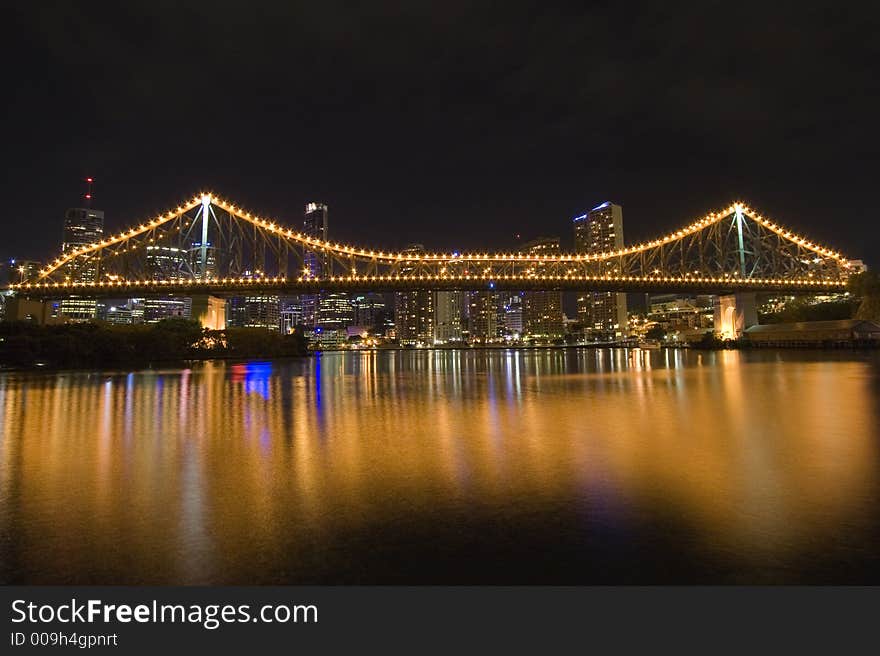 Story bridge by night from side 2