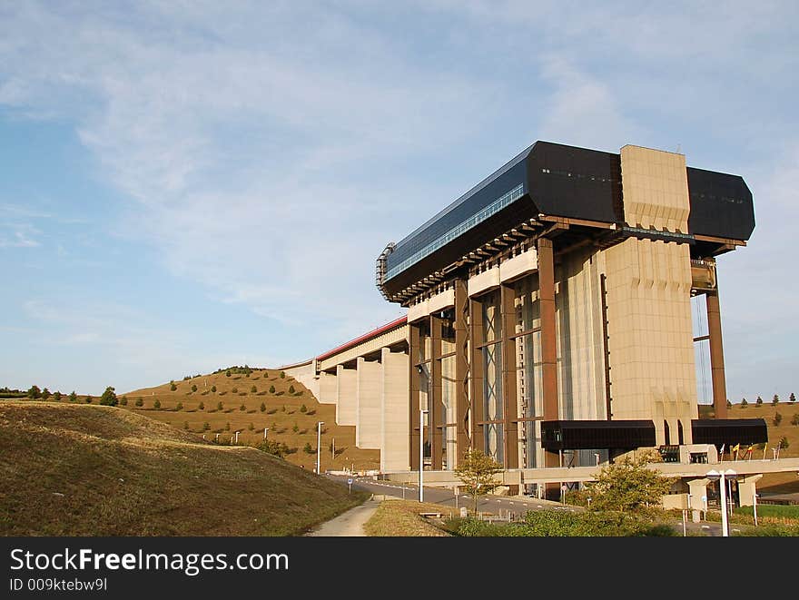 The StrÃ©py-Thieu Boat Lift