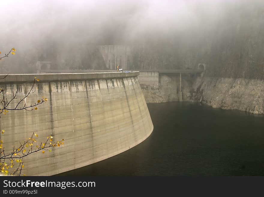 Vidraru Dam in autumn - Romania, 166 m hight, 465 millions mc, build in 1966. Vidraru Dam in autumn - Romania, 166 m hight, 465 millions mc, build in 1966