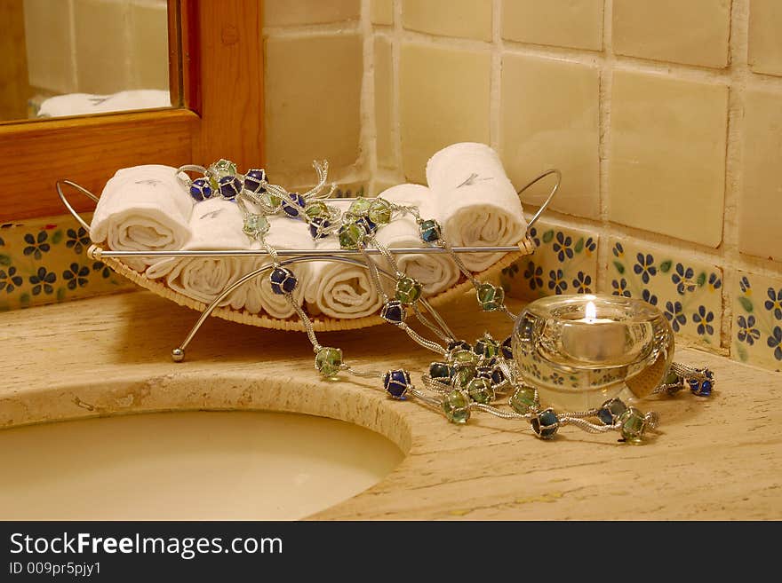 Bathroom detail. fresh ideas to decorate the home this christmas