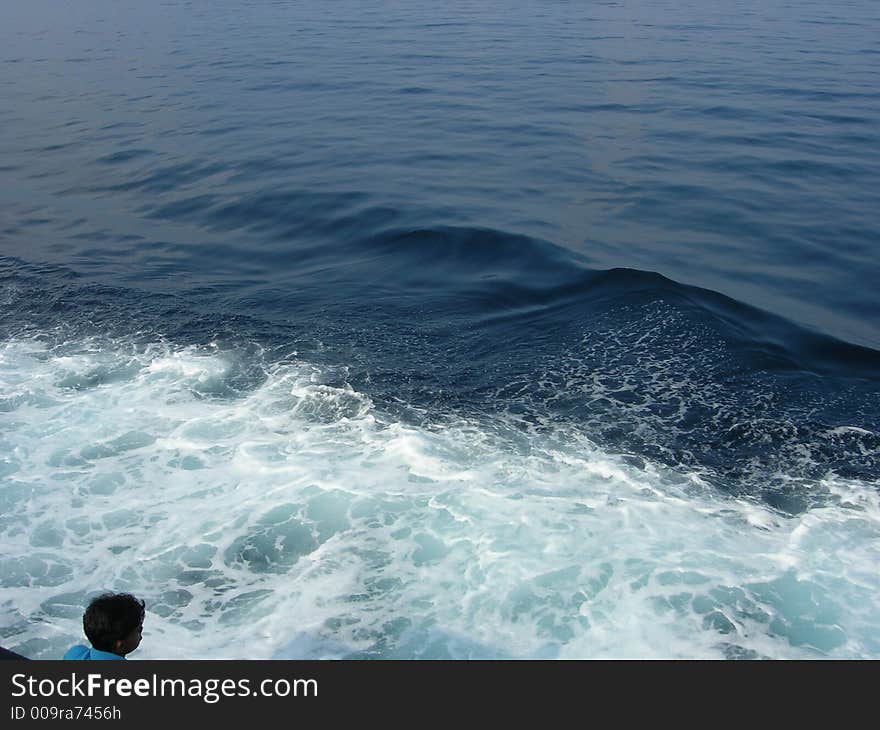 Water trail by the ship