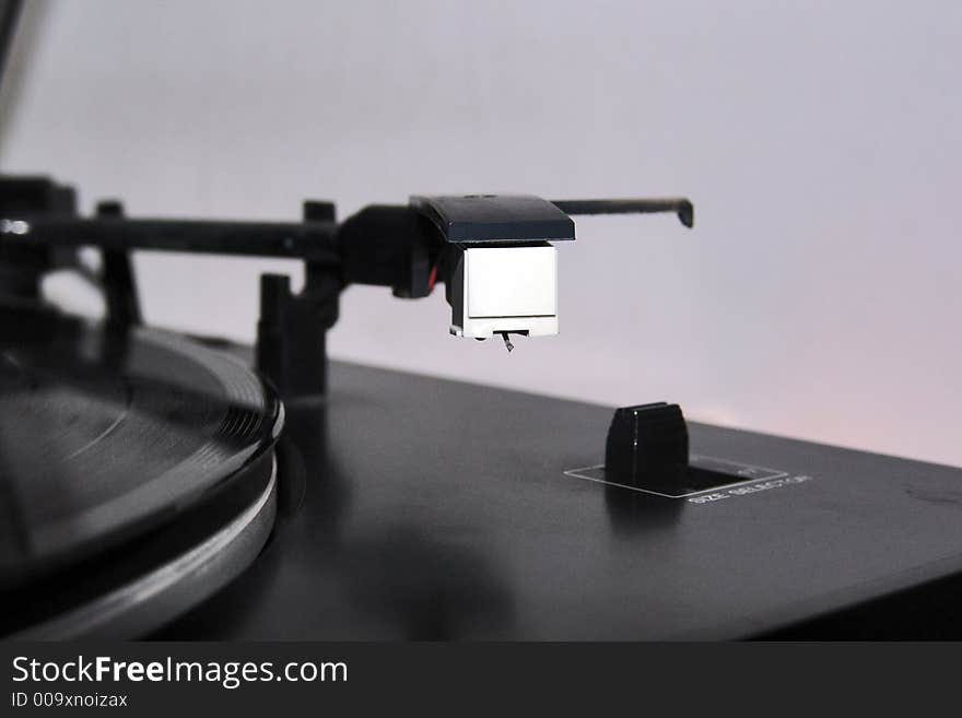 Turntable and vinyl disc