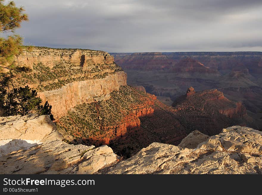 Landscape, View of Grand Canyon, Camera Nikon D2X, Lens Nikon 17-55mm 2.8, 1/350s at 7.1. Focal length 17mm. Landscape, View of Grand Canyon, Camera Nikon D2X, Lens Nikon 17-55mm 2.8, 1/350s at 7.1. Focal length 17mm.