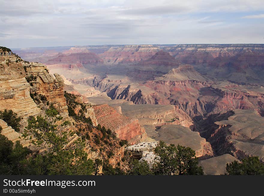 Landscape, Grand Canyon, Camera Nikon D2X, Lens Nikon 17-55mm 2.8.1/250s at f/8, Focal length 17mm. Landscape, Grand Canyon, Camera Nikon D2X, Lens Nikon 17-55mm 2.8.1/250s at f/8, Focal length 17mm.