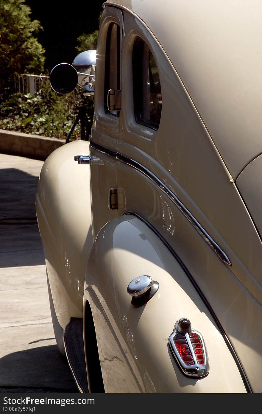 Detail of an old car in the mexican streets