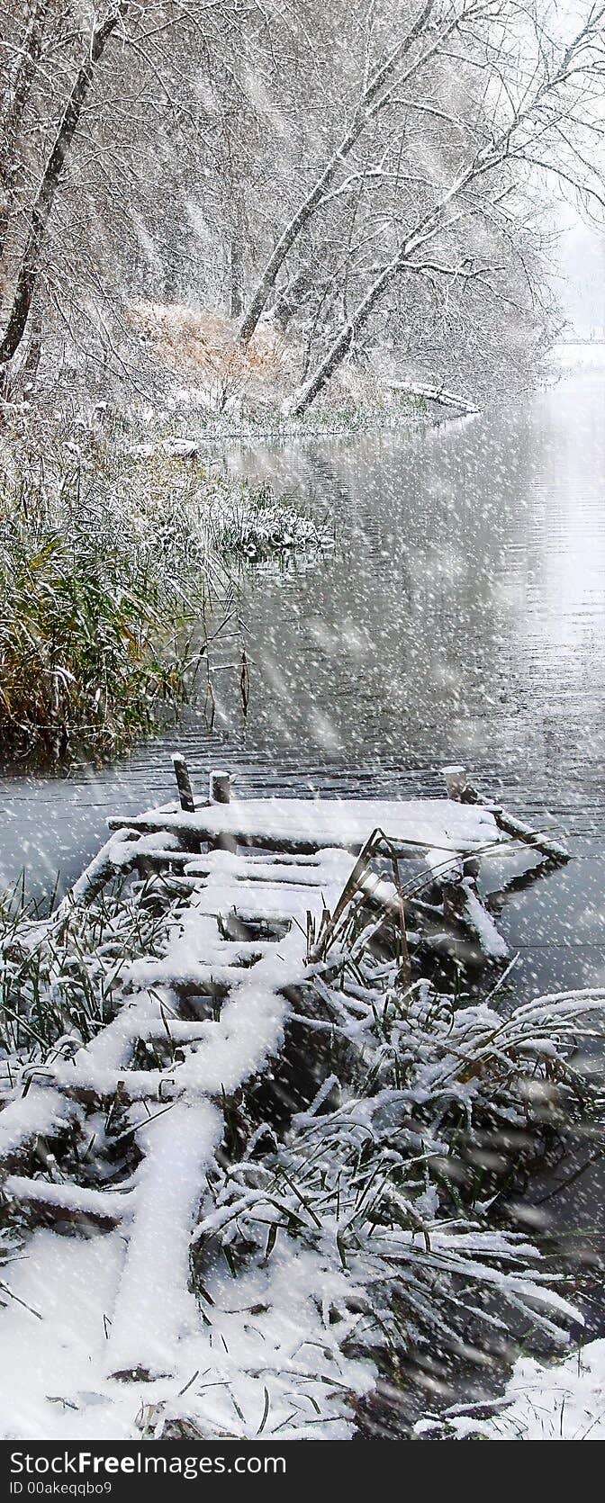 First season snowfall on Ukrainian River Psyol in Sumy