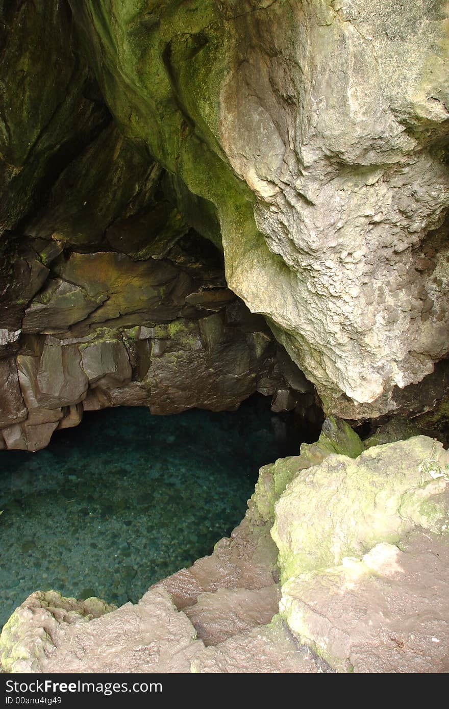 Waianapanapa Cave Pool