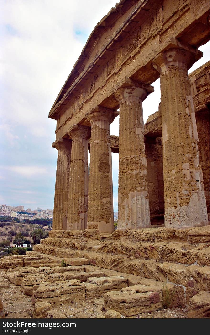 Greek's ruins in the south of italy (sicily)