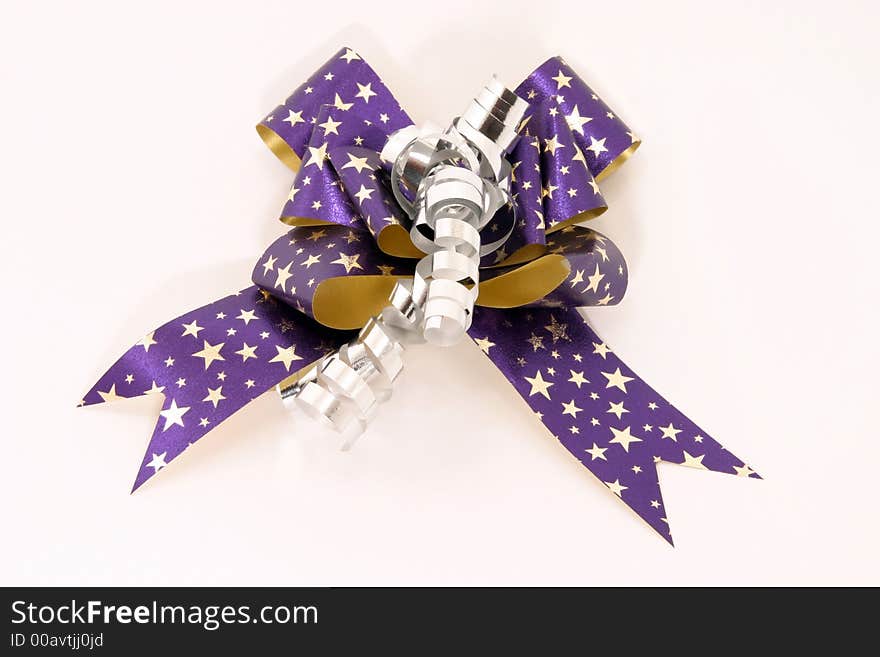 Seasonal bow isolated front view