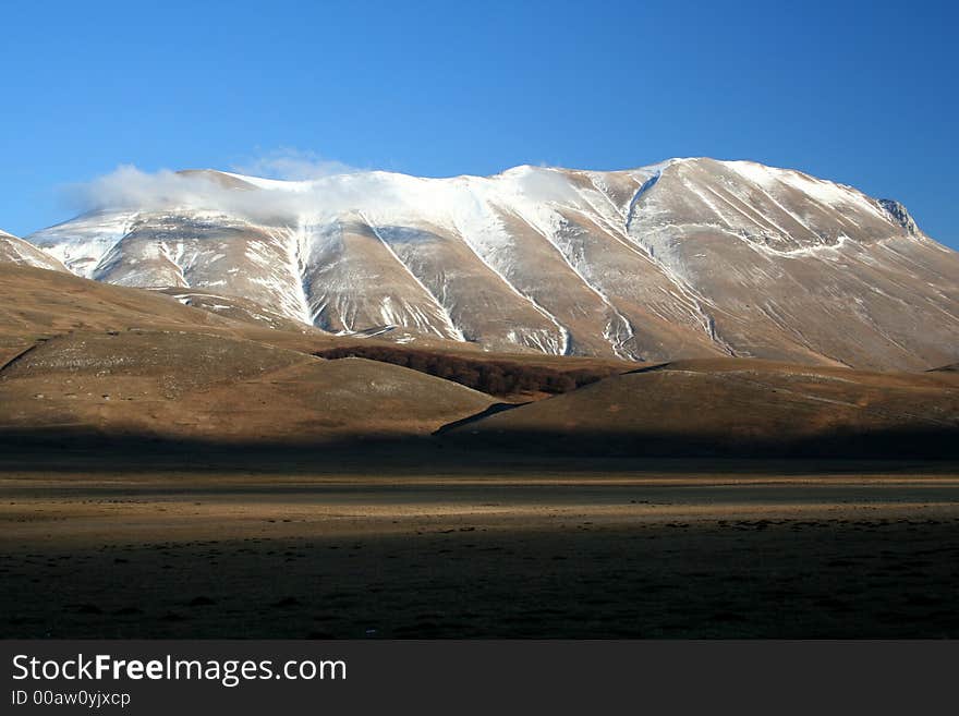 Castelluccio / mountain detail 1