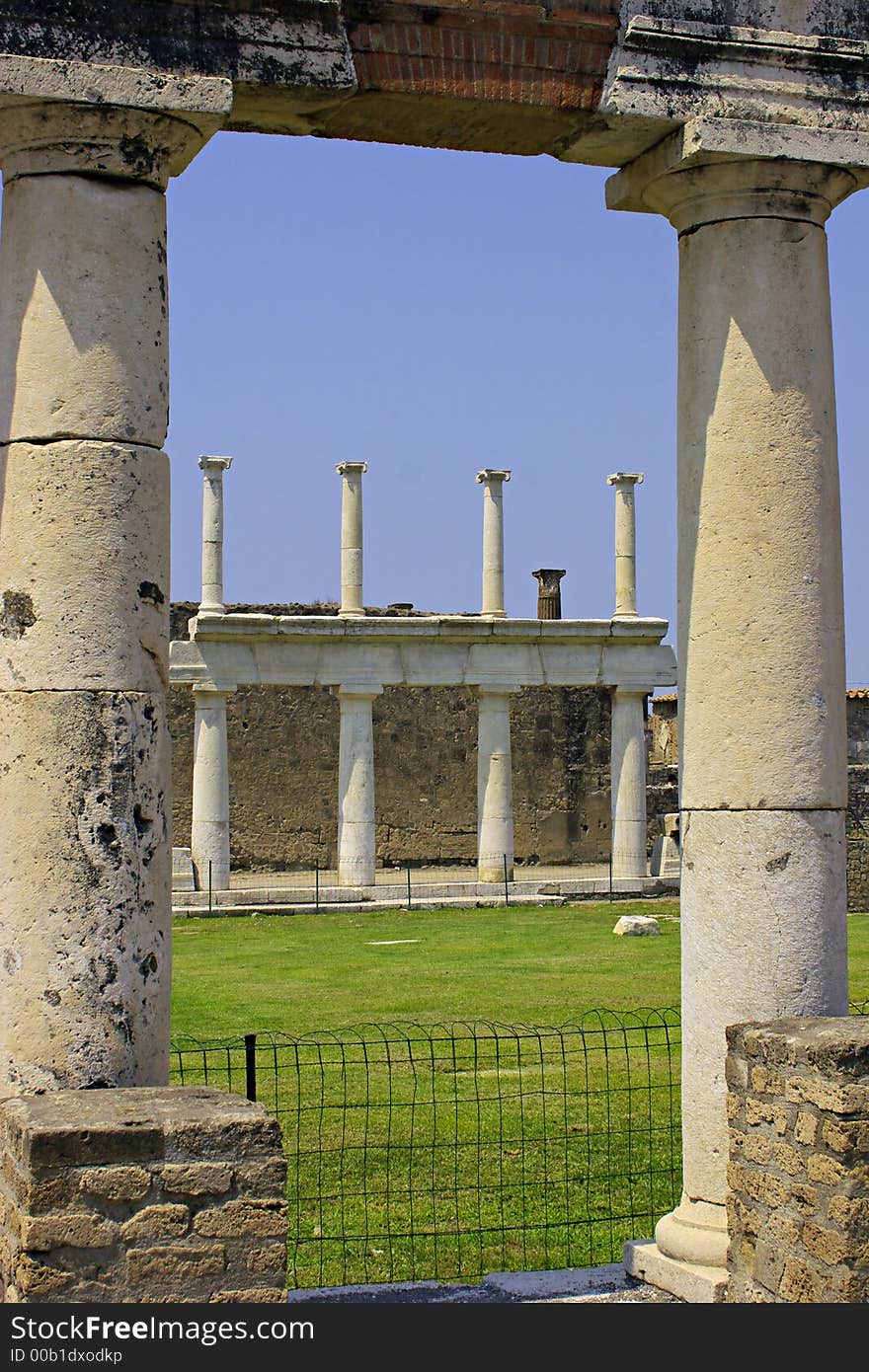 Pompeii Columns.