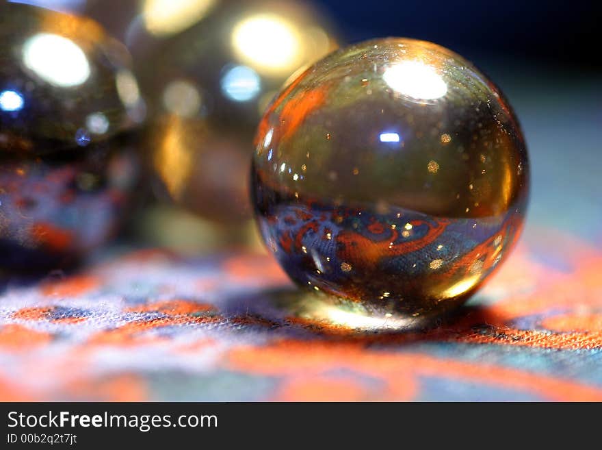 Glisten balls