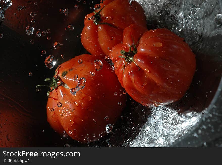 Tomato under the fresh water