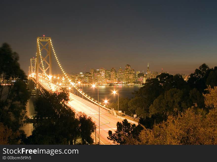 Golden Gate Bridge at night