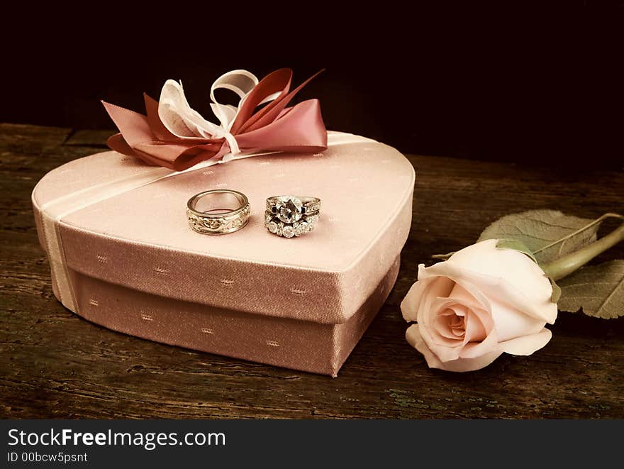 Wedding Rings and Rose for all occasions. Wedding Rings and Rose for all occasions