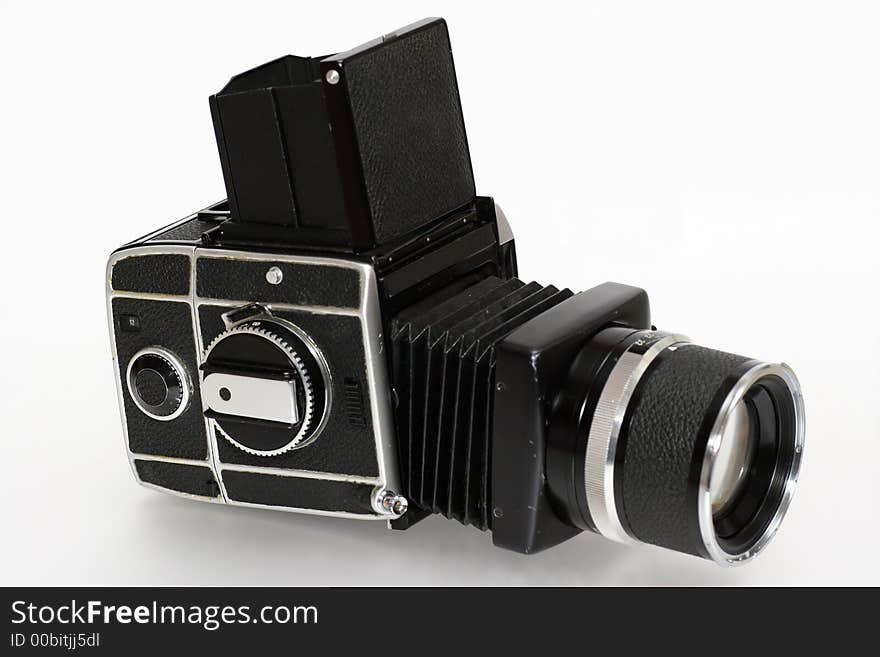 Medium format camera with tilted lens