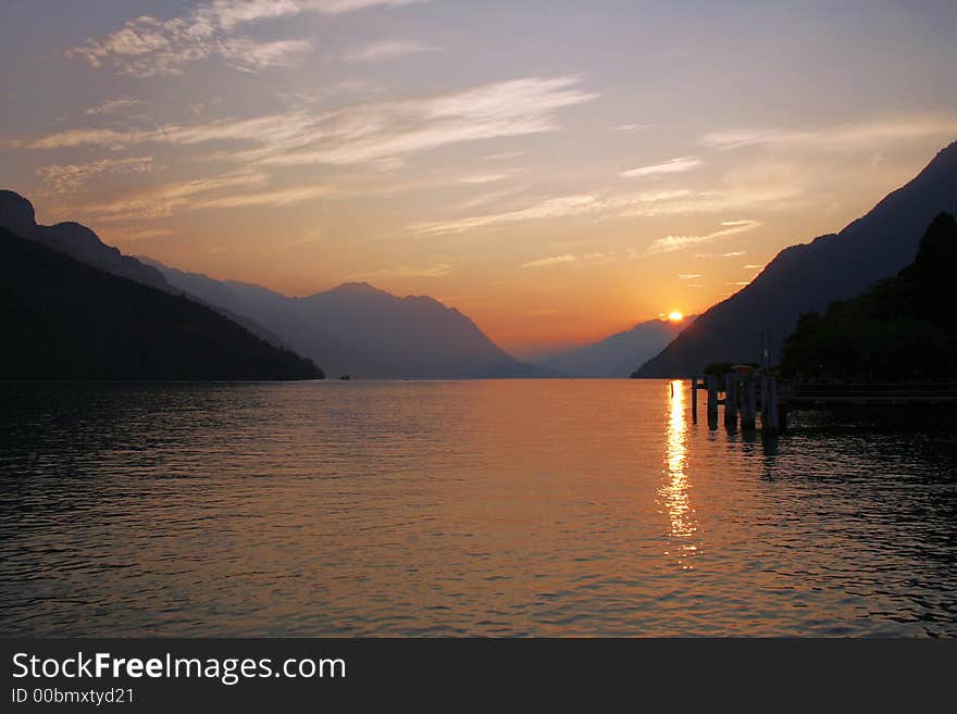 SWISS MOUNTAINS LAKE SUNSET, SWITZERLAND