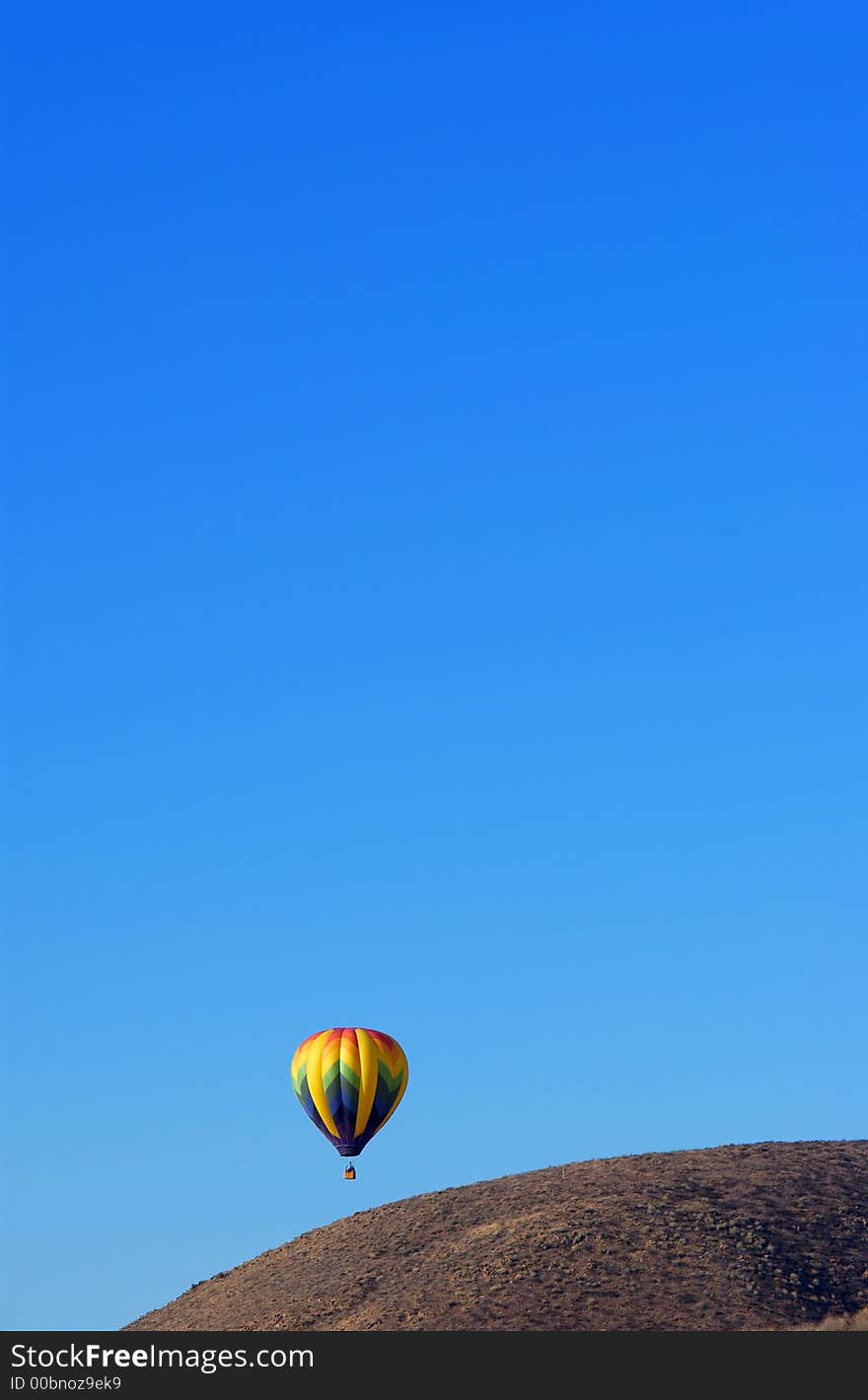 A hot air ballon and blue sky