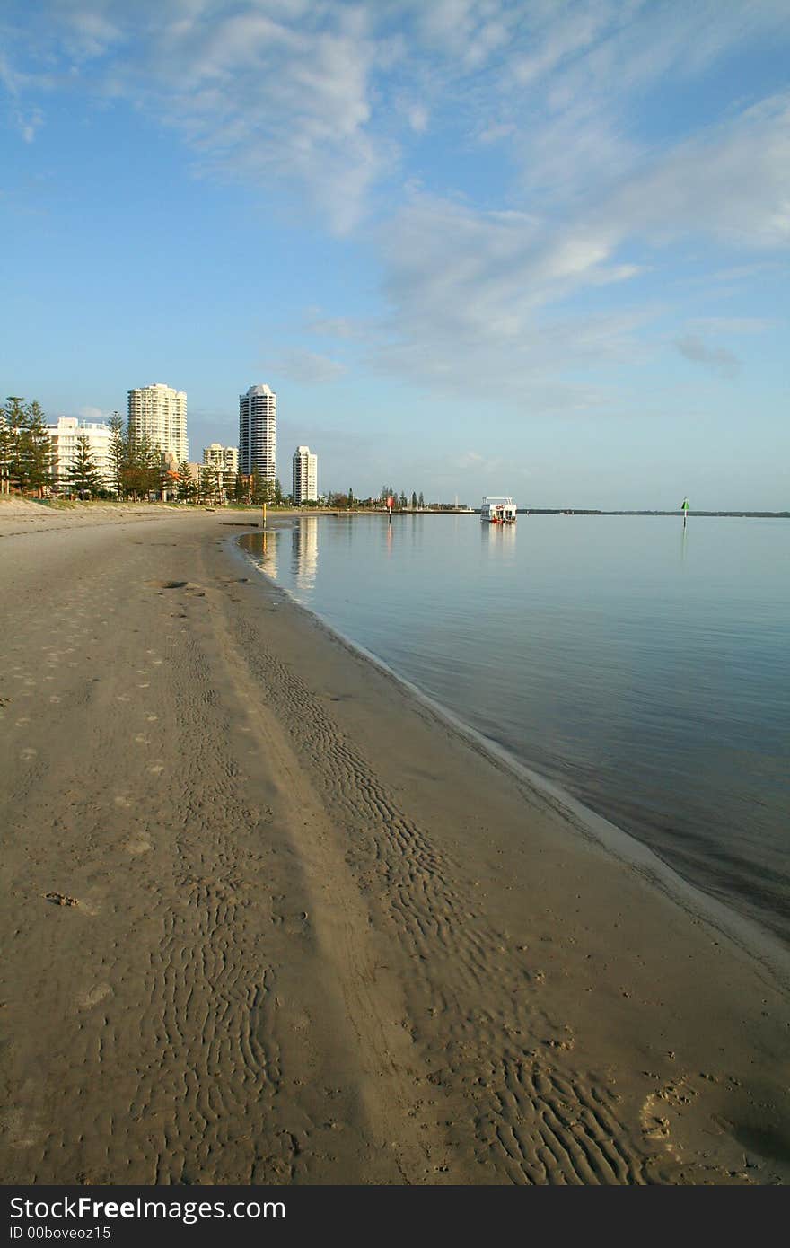 Houseboat at the end of the shoreline