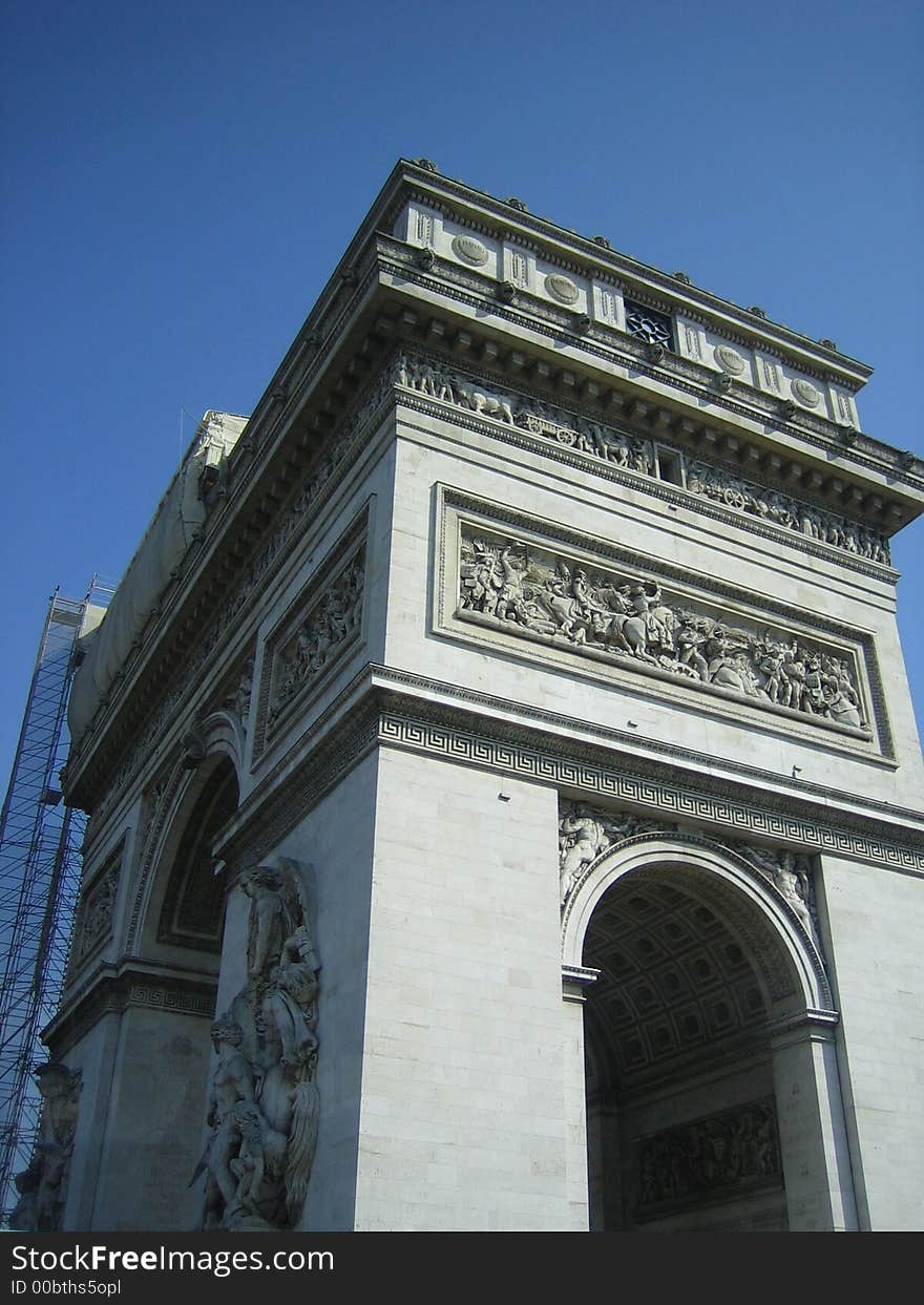 Napoleon built this Arc de Triomphe in Paris to celebrate wins of his armee. Napoleon built this Arc de Triomphe in Paris to celebrate wins of his armee.