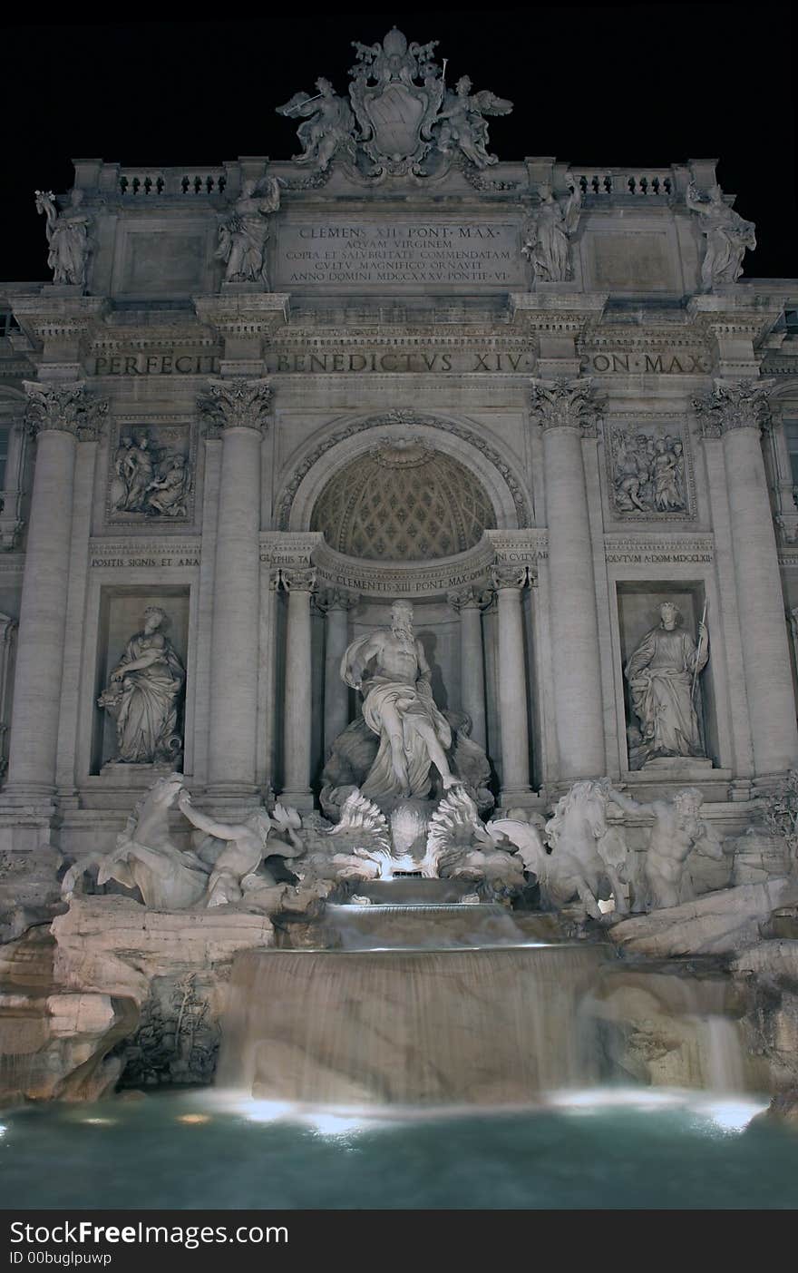 Rome's famous Trevi Fountain (Fontana di Trevi) at night