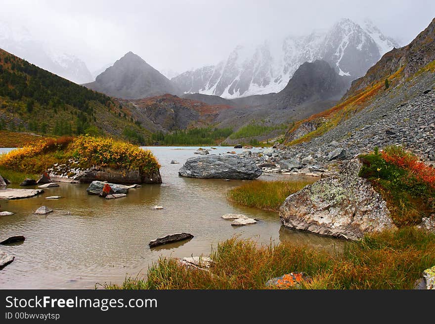 Turquoise lake and mountains. Altay. Russia.