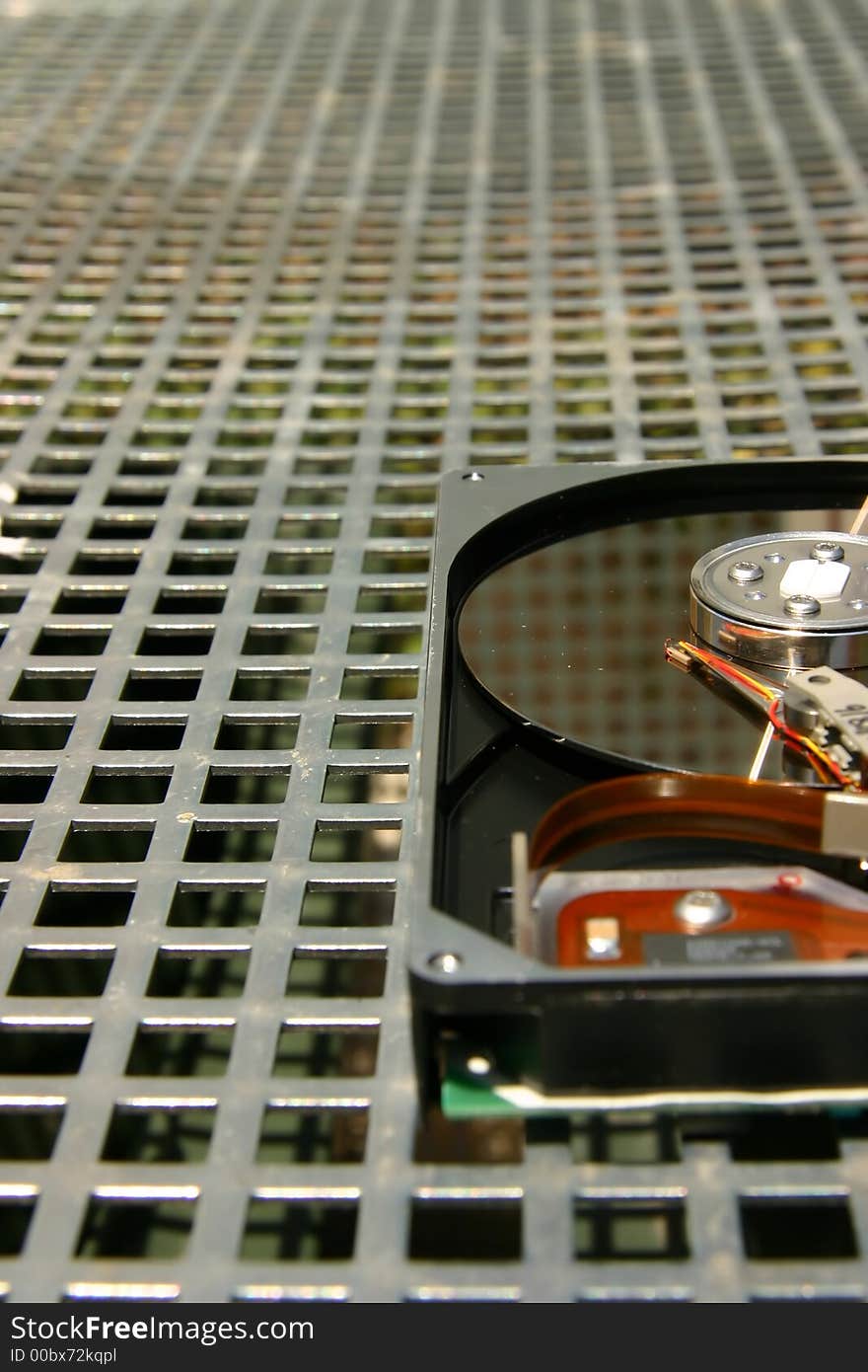 Hard disk on a metal grid