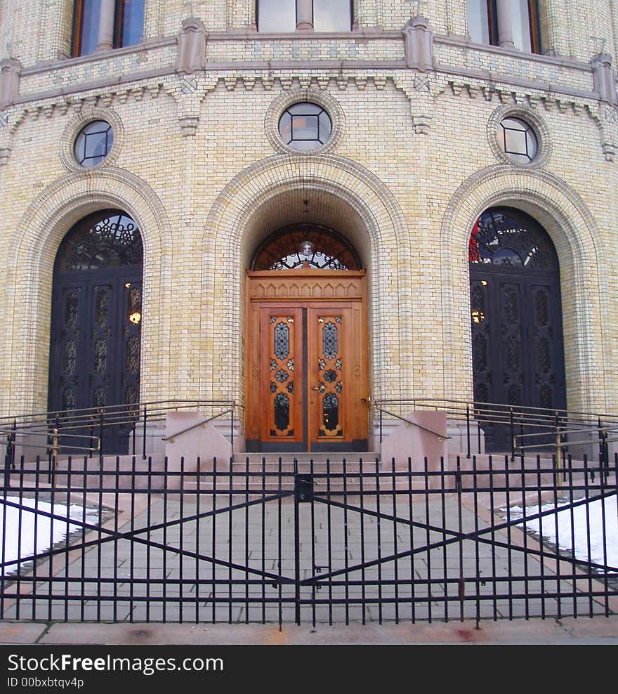 The main entrance to the norwegian parliament. The main entrance to the norwegian parliament